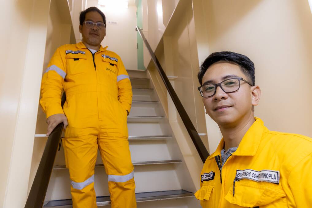Filipino crewmembers Domingo Conje and Eric Francis Constantinopla were quick to heap praise on the volunteer's efforts. 