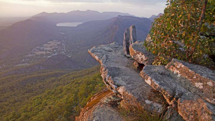 The view from Borona Lookout in the Grampians