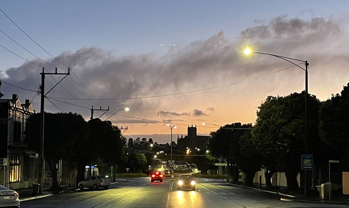 It was pretty bright in Warrnambool just after 7am. We're expecting a top of 11 degrees, but it may not get that warm.