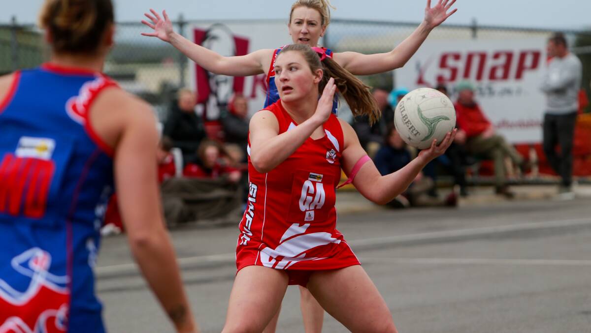 South Warrnambool goal attack Jessica Hardiman looks to pass the ball. Picture: Anthony Brady
