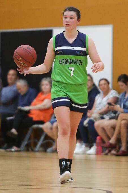 STANDOUT: Warrnambool Mermaids' Leah Bartlett in action on Saturday. Picture: Morgan Hancock