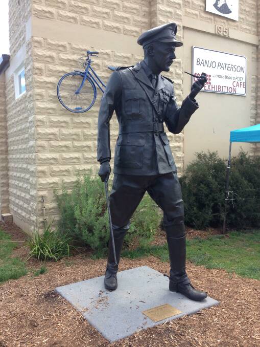 Ewen Coates' statue of Banjo Patterson in New South Wales.
