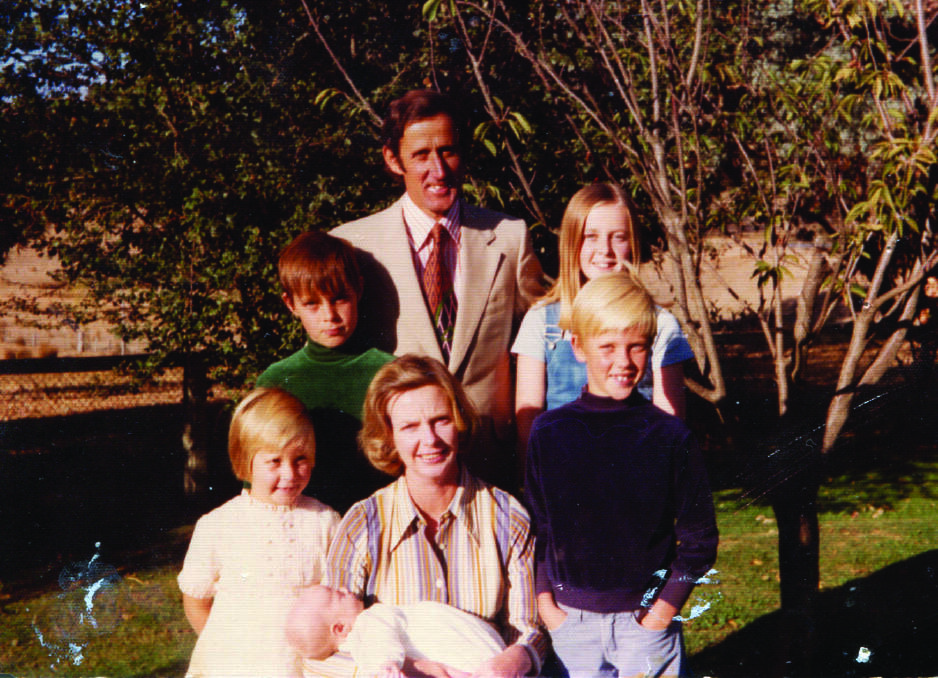 A young Dan Tehan with his siblings and parents.