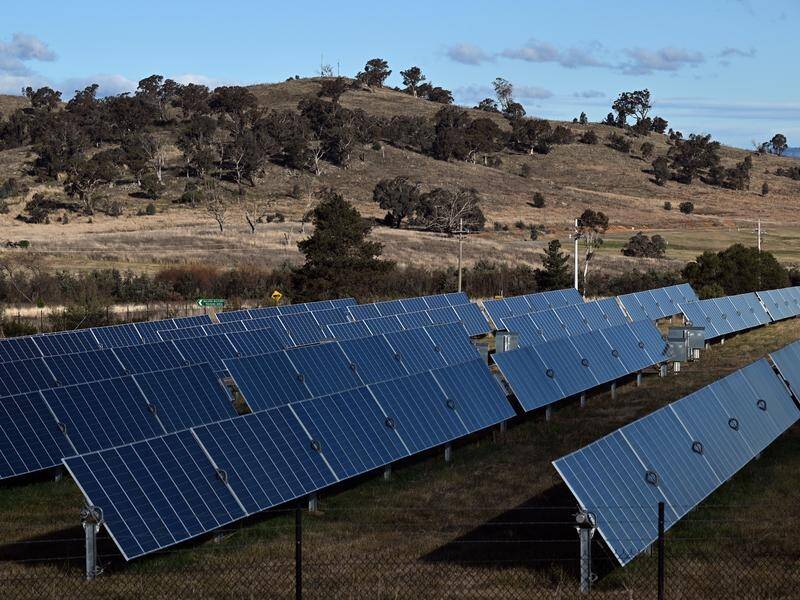 A national solar challenge aims to find innovative ideas to lower renewable energy costs. (Mick Tsikas/AAP PHOTOS)