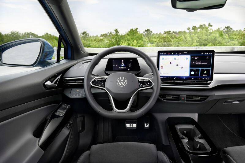 Volkswagen owners claim steering wheel buttons are causing crashes - report
