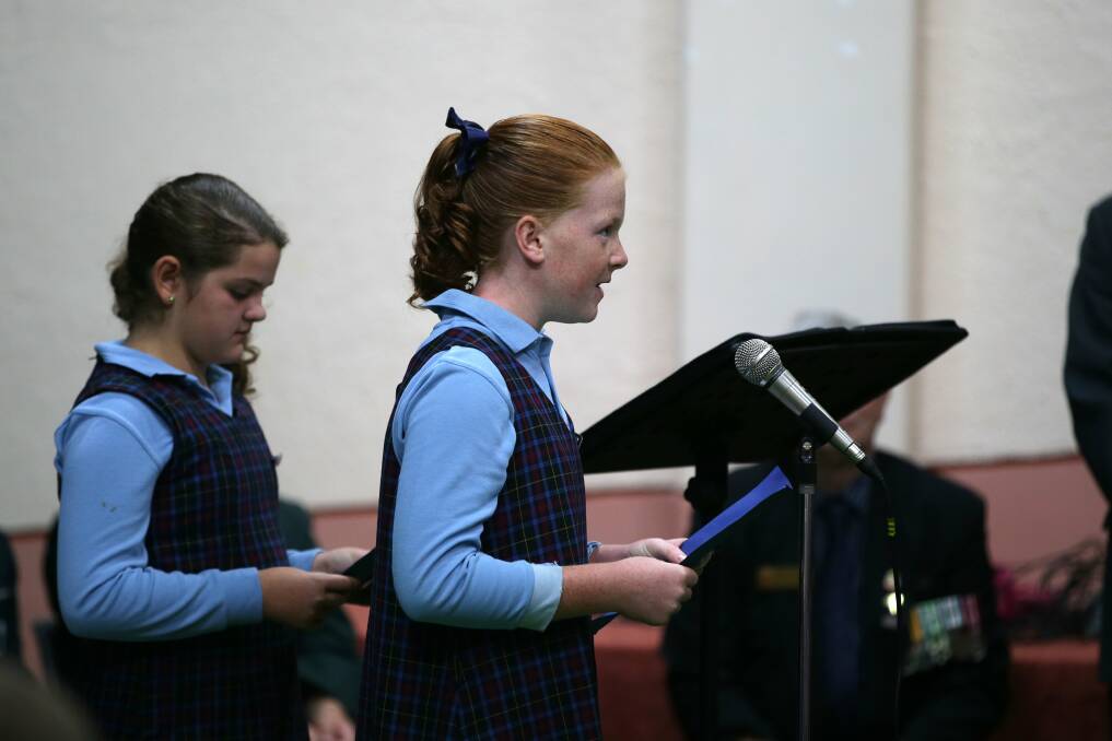  Port Fairy Consolidated Primary School's Ashlyn Murphy and Rosie Wynd giving a poem. 